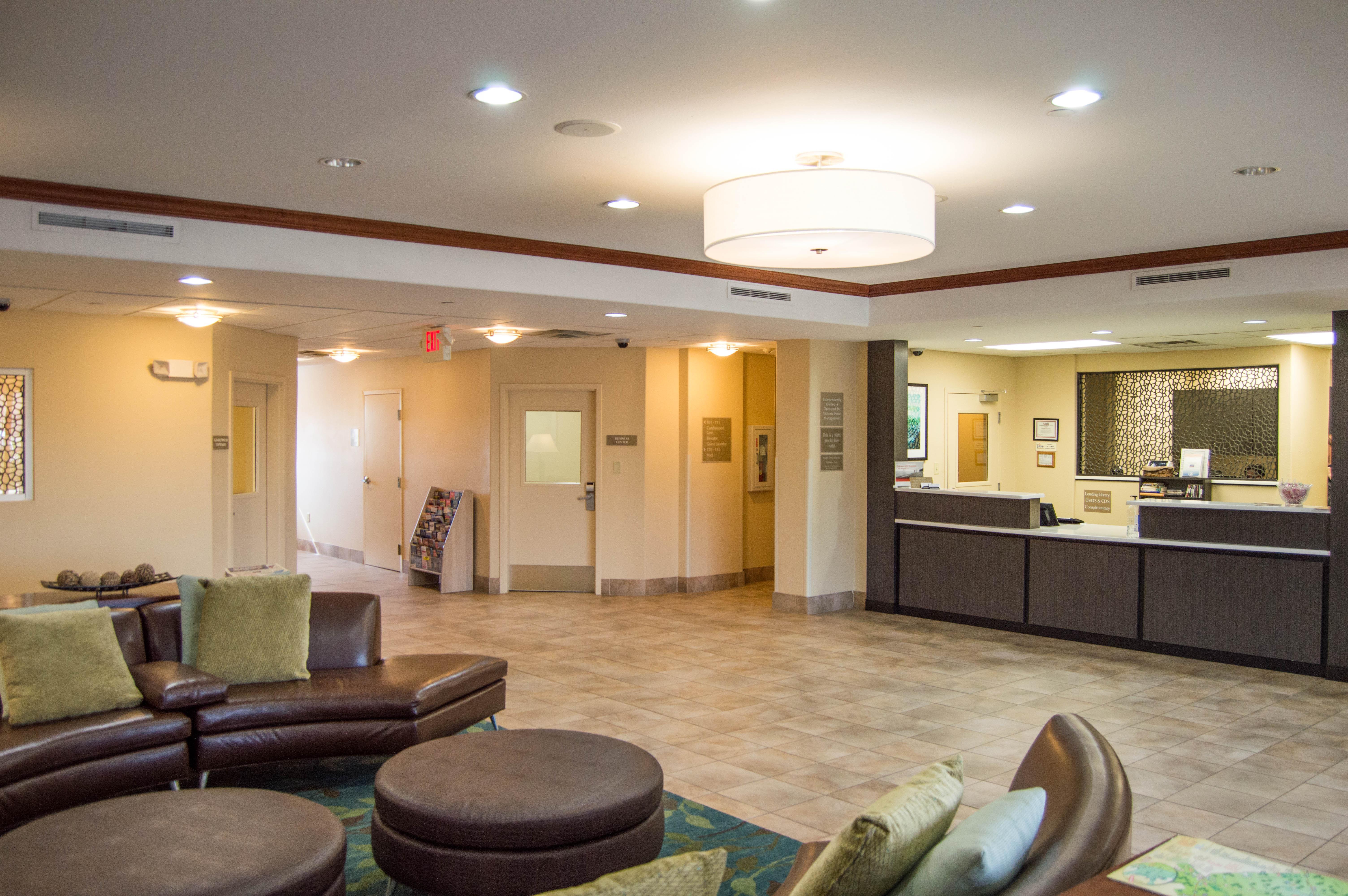 Candlewood Victoria By Ihg Extérieur photo