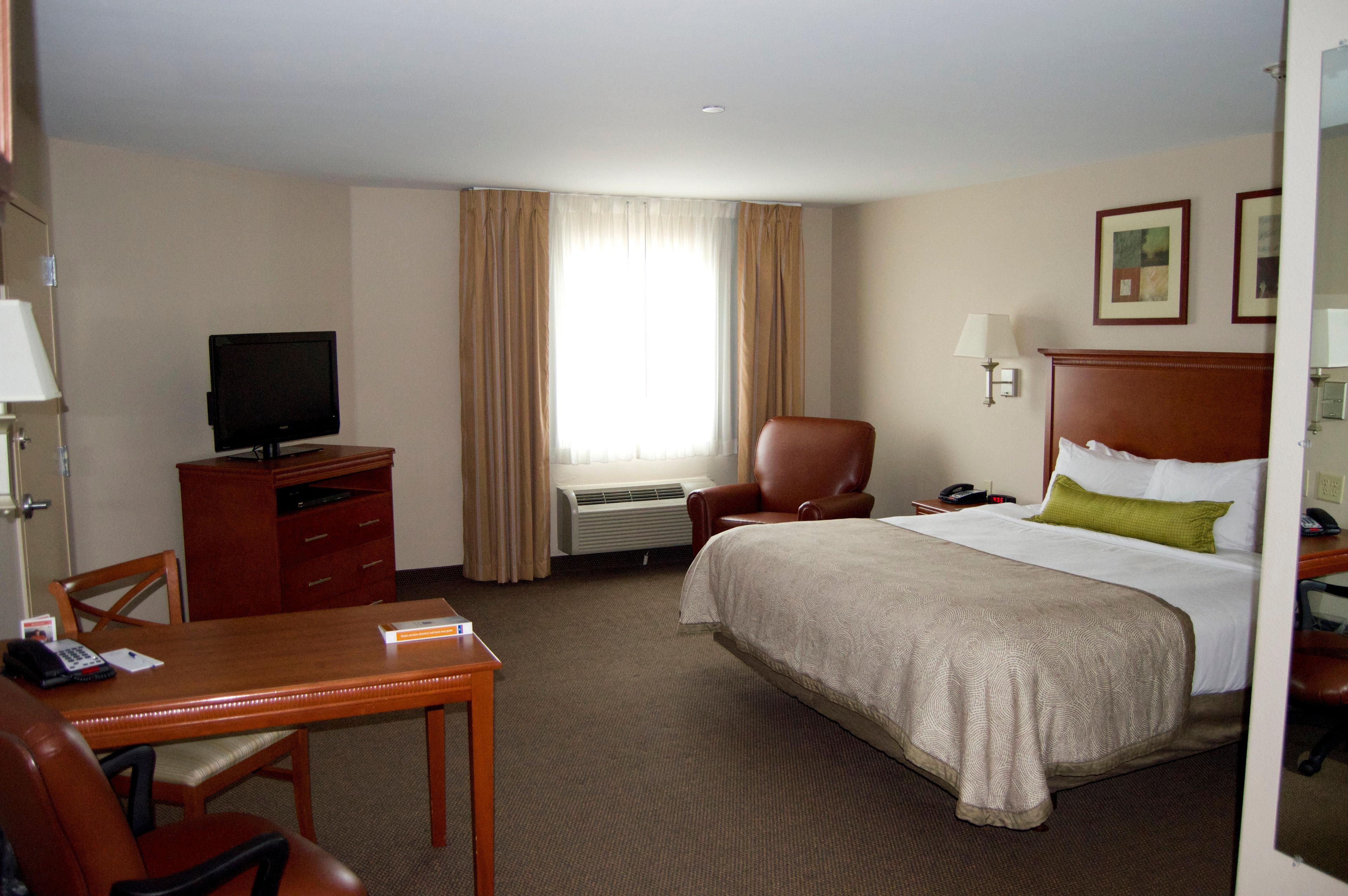 Candlewood Victoria By Ihg Extérieur photo