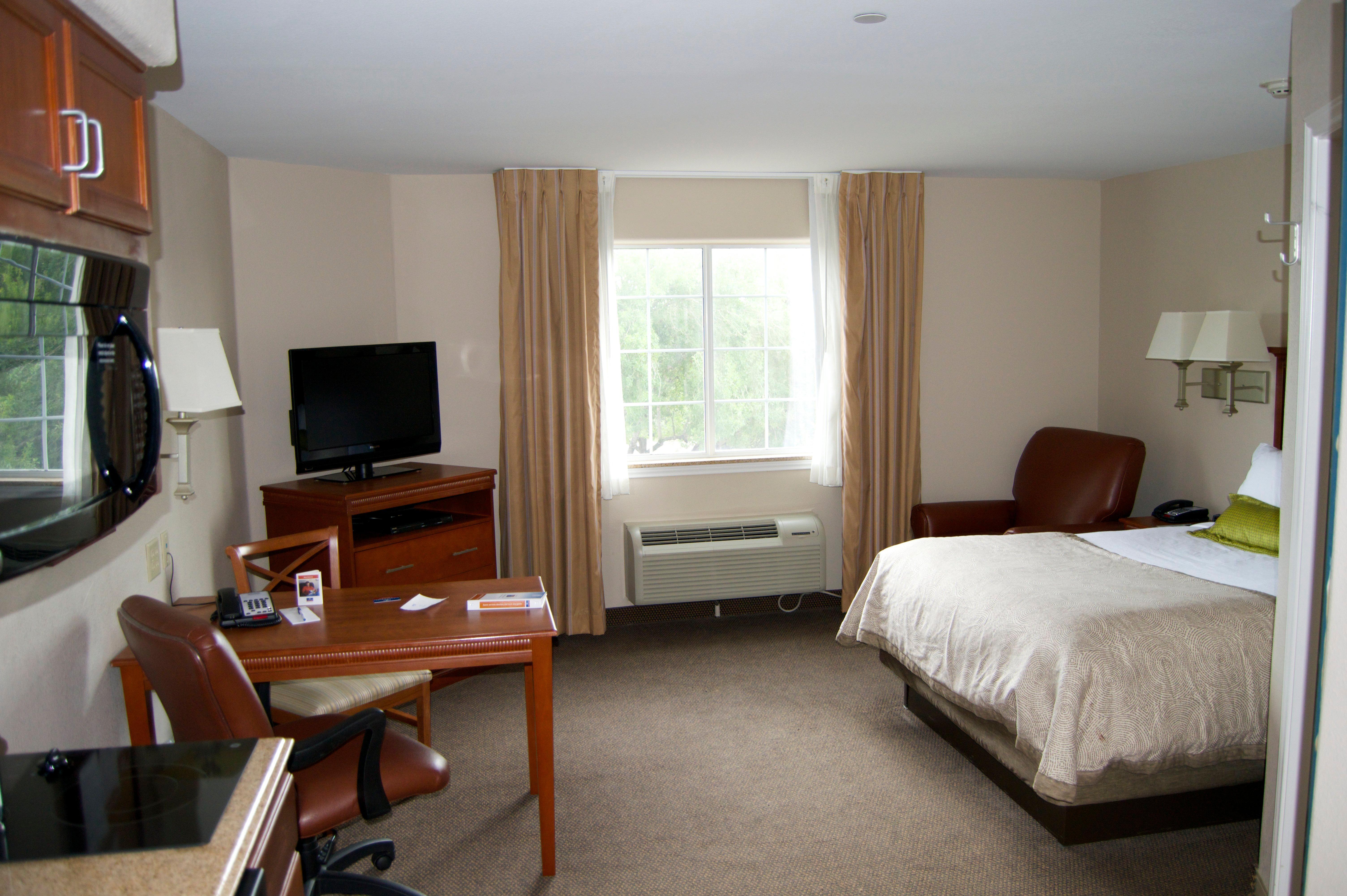 Candlewood Victoria By Ihg Extérieur photo