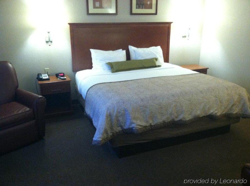 Candlewood Victoria By Ihg Extérieur photo