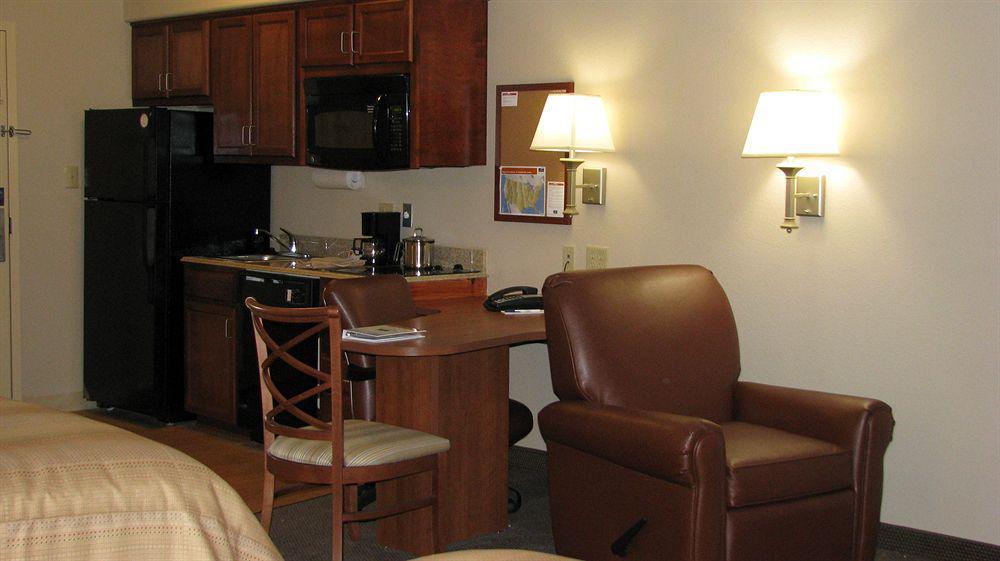 Candlewood Victoria By Ihg Chambre photo